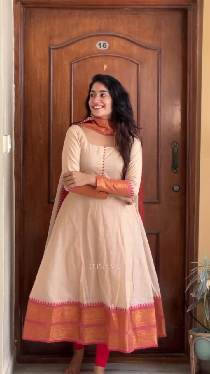 NEW HEAVY DESIGNER GOWN 2 Set