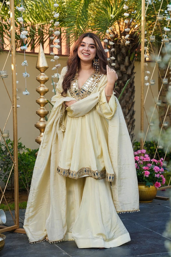 Festive Glamour in Ethnic Elegance”