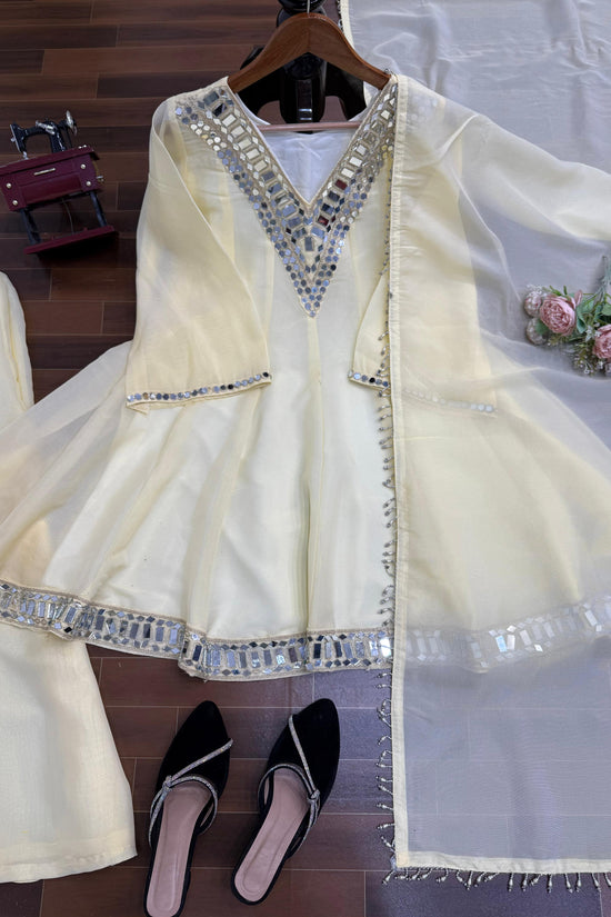 Festive Glamour in Ethnic Elegance”