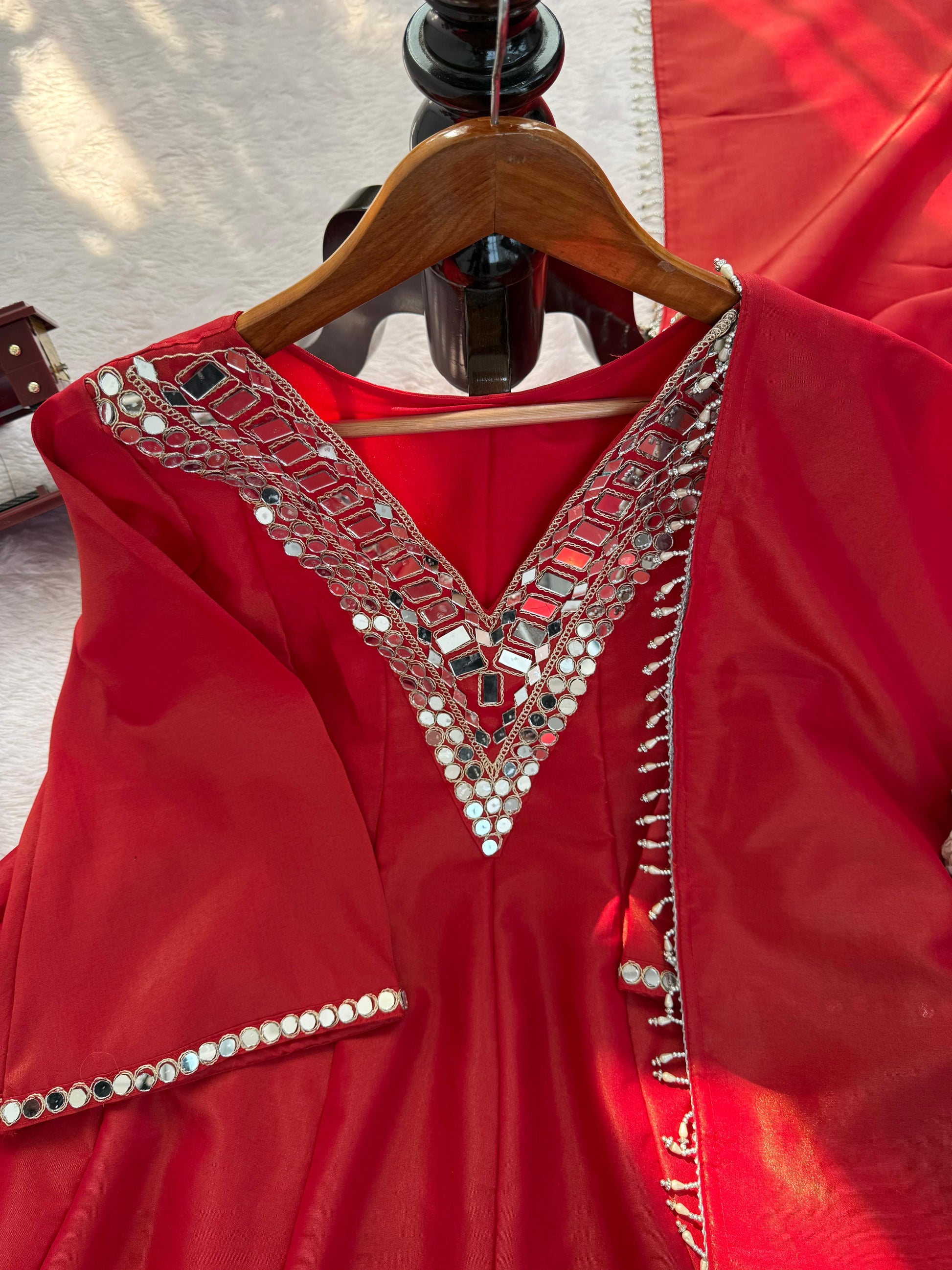 Festive Glamour in Ethnic Elegance”