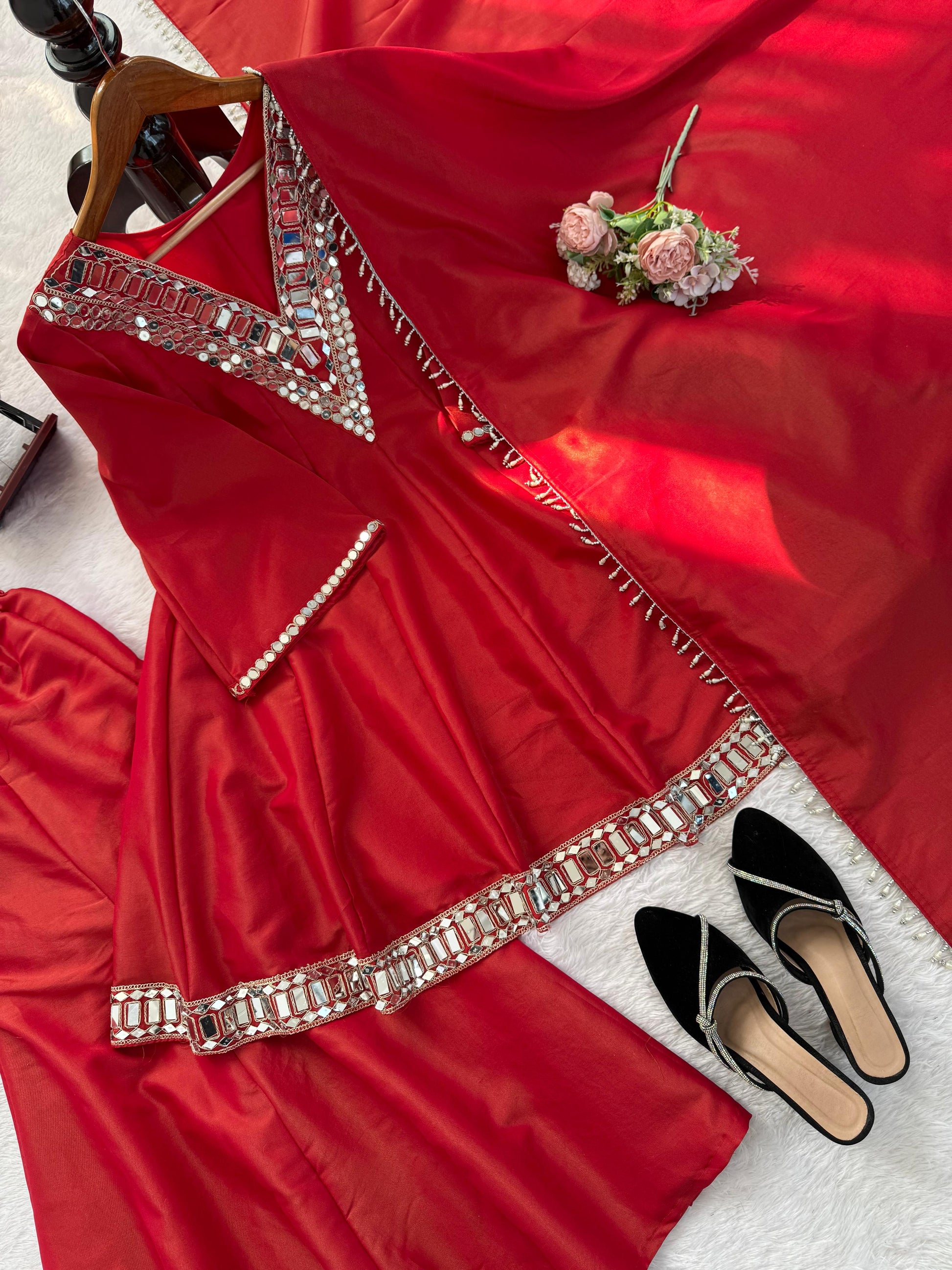 Festive Glamour in Ethnic Elegance”