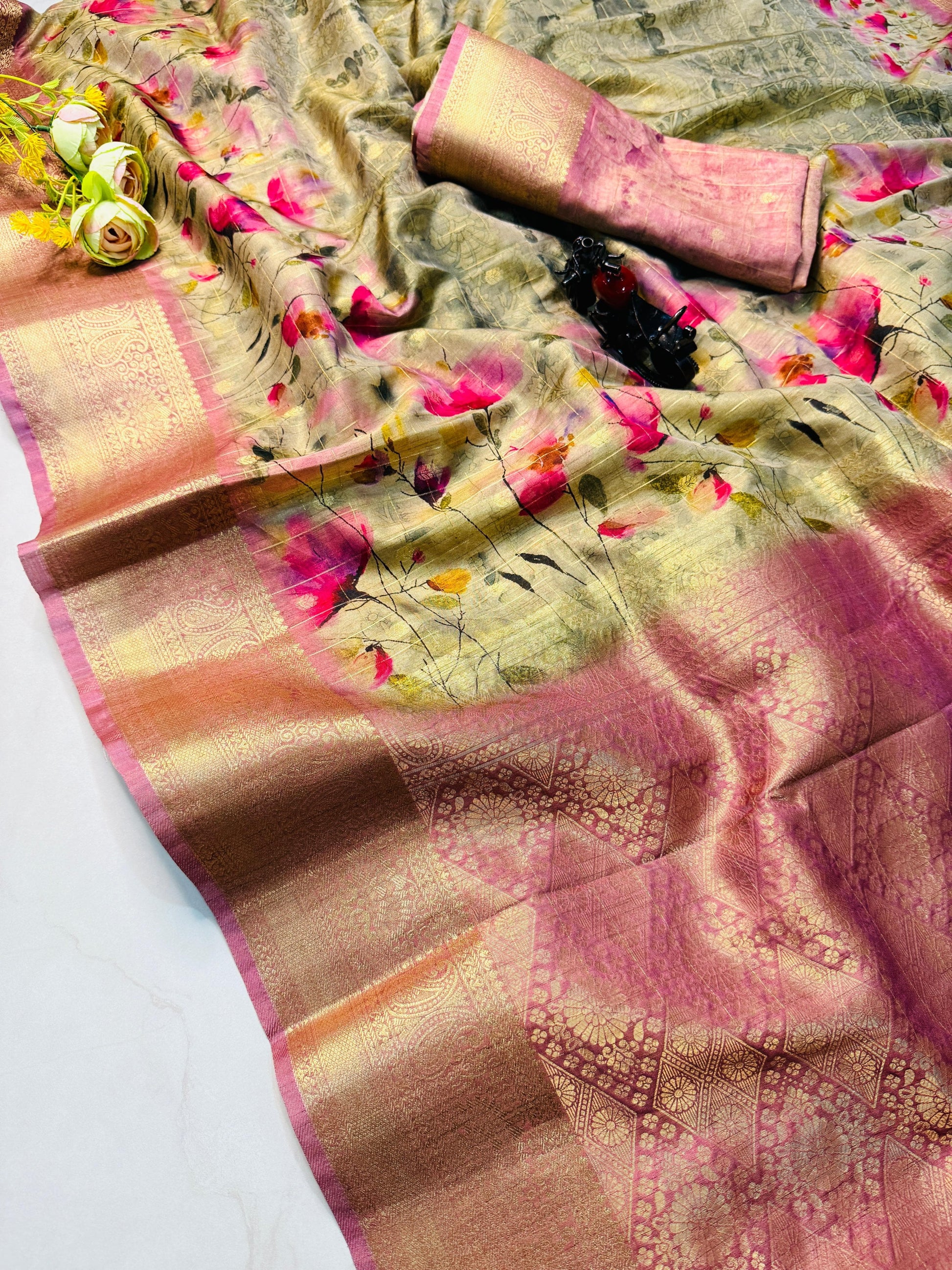 HAVY JEQURD VIWING RICH PALLU DIGITAL SAREE