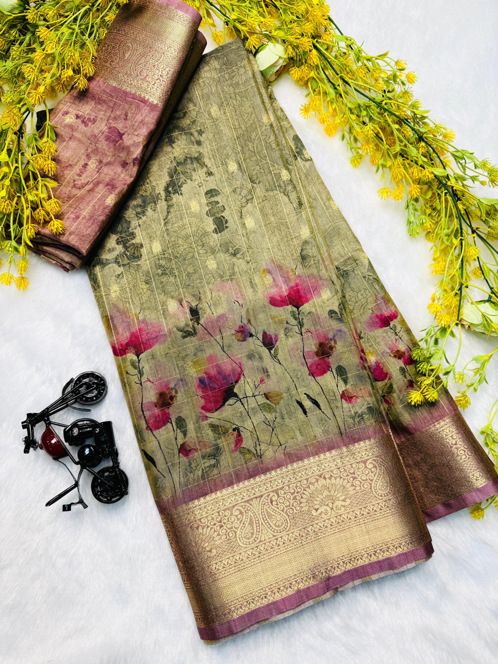 HAVY JEQURD VIWING RICH PALLU DIGITAL SAREE