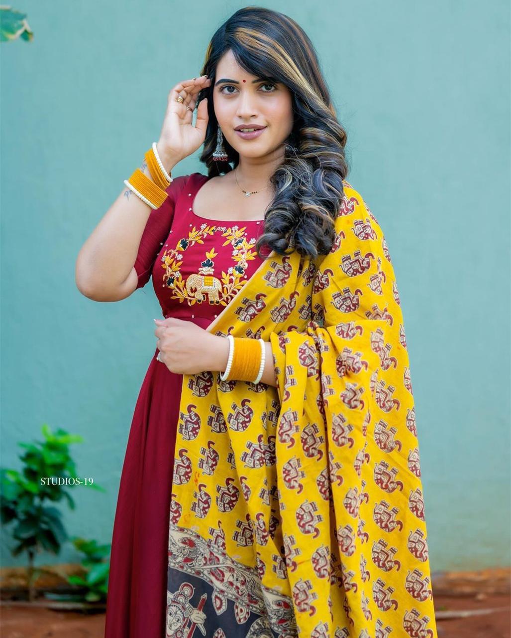 HEAVY FULLY STITCHIED SUIT SET FOR WOMEN