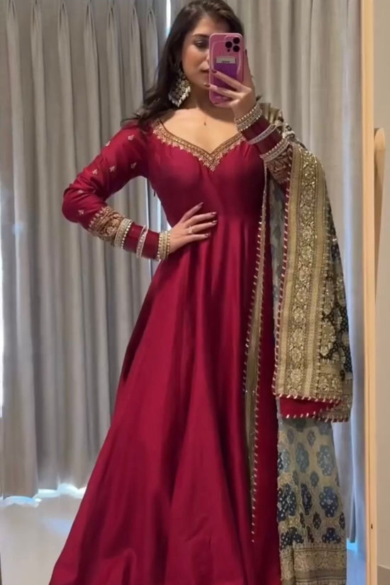 Designer Gown Set – Elegant Ethnic Wear