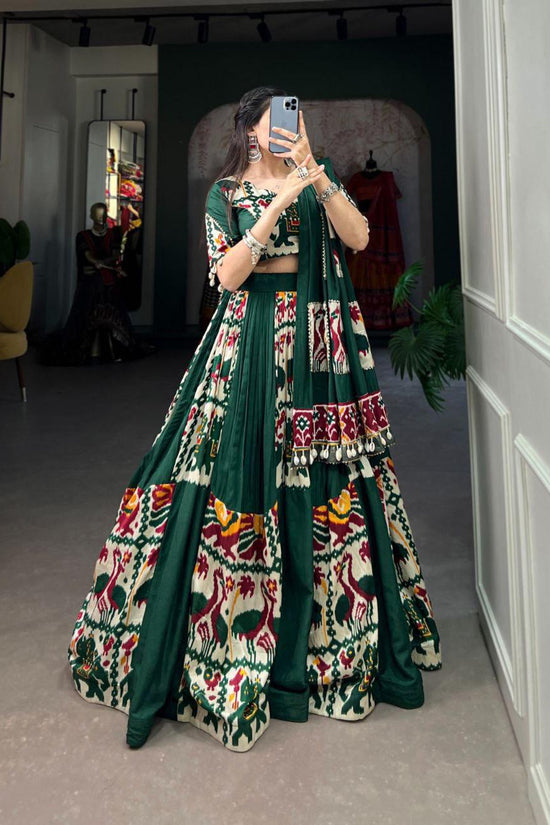 TRADITIONAL  LEHENGA  CHOLI  PREMIUM  SET
