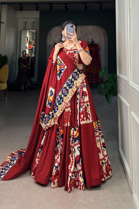 TRADITIONAL  LEHENGA  CHOLI  PREMIUM  SET