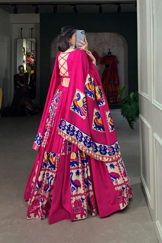 TRADITIONAL  LEHENGA  CHOLI  PREMIUM  SET