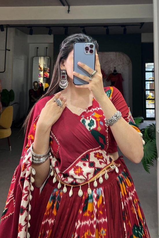 TRADITIONAL  LEHENGA  CHOLI  PREMIUM  SET