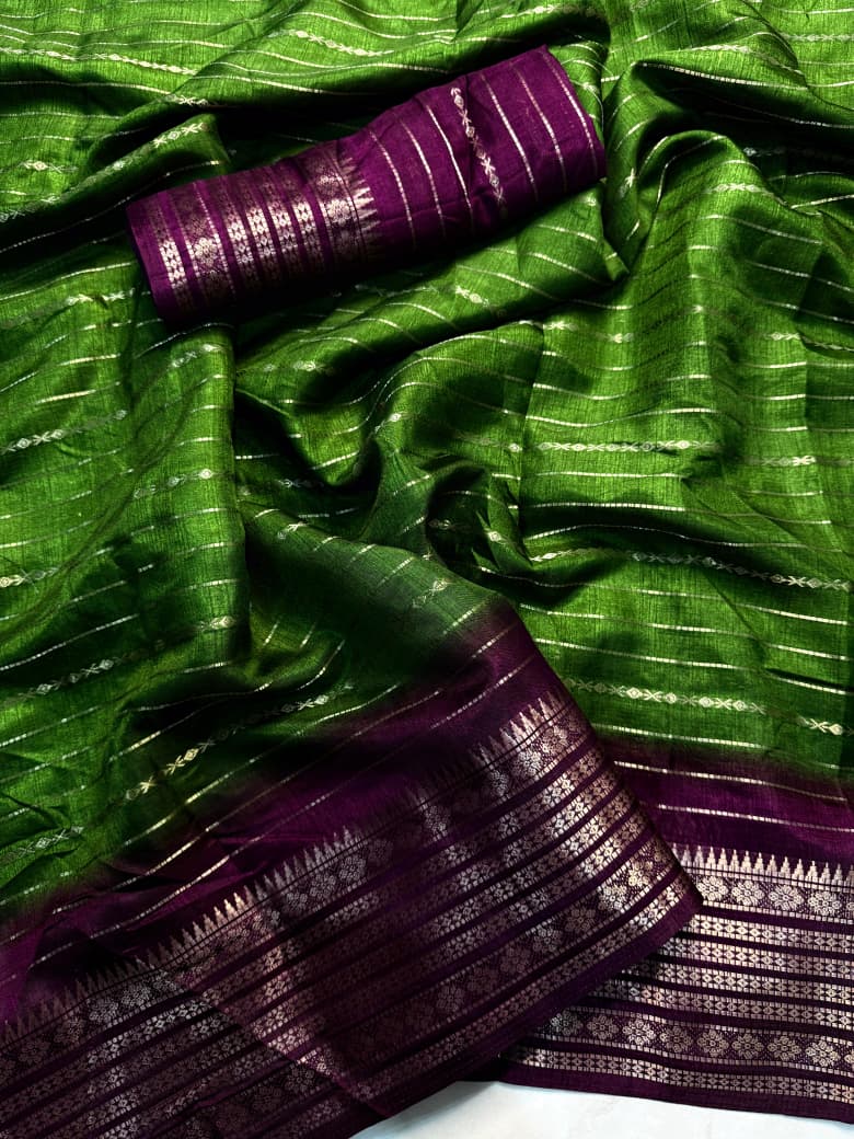 Elegant Green and Maroon Handloom Type  Saree with Intricate Elephant and Floral Border Design